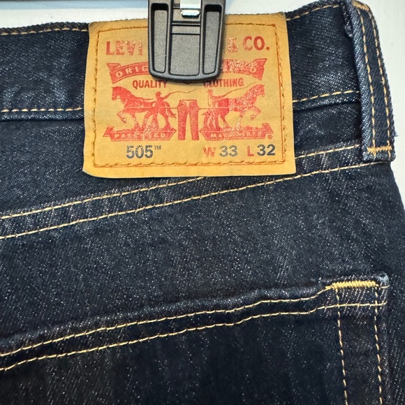 Levi’s 505 Dark Wash 33 X 32 - Picture 4 of 5
